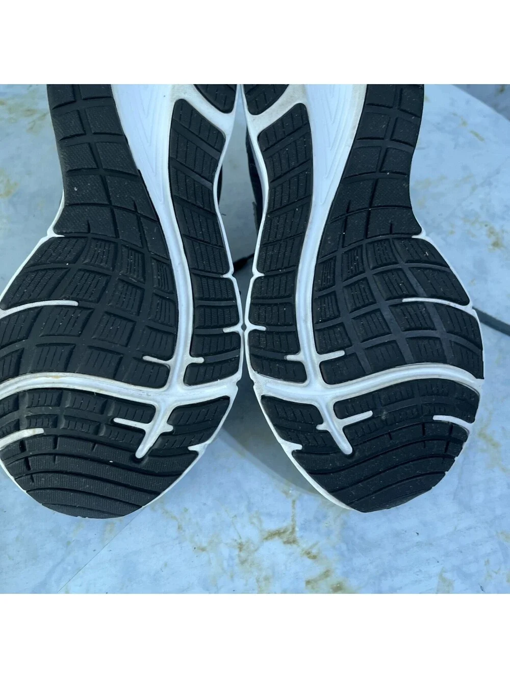 New Balance signs tread